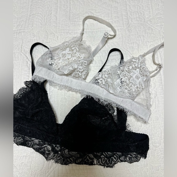 FOREVER 21 LACE BRA SET OF 2 Size Small - Picture 1 of 4
